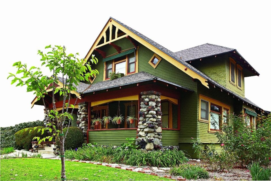 Зеленый деревянный дом
