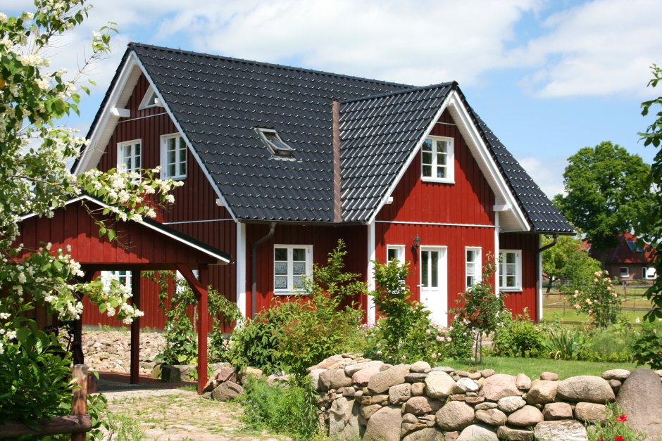 Красный дом в скандинавском стиле