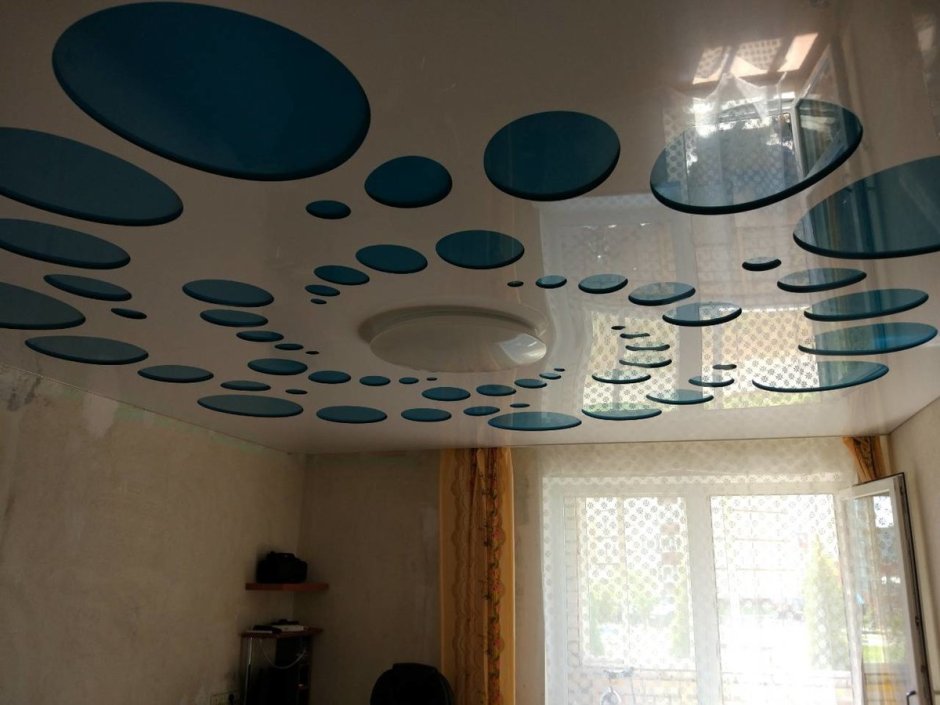 Перфорированный потолок голубой
