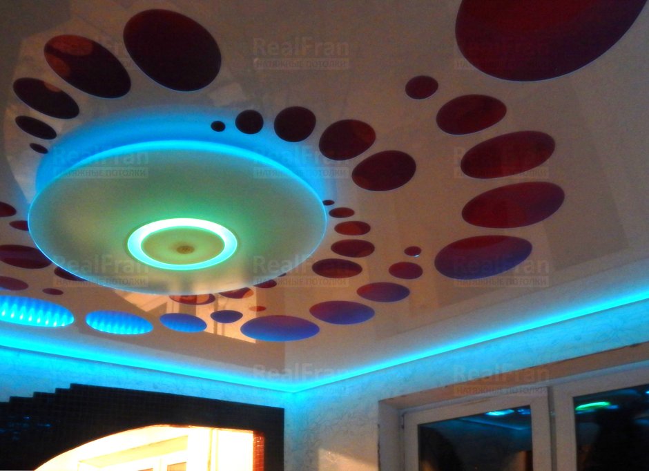 Перфорированный потолок с подсветкой