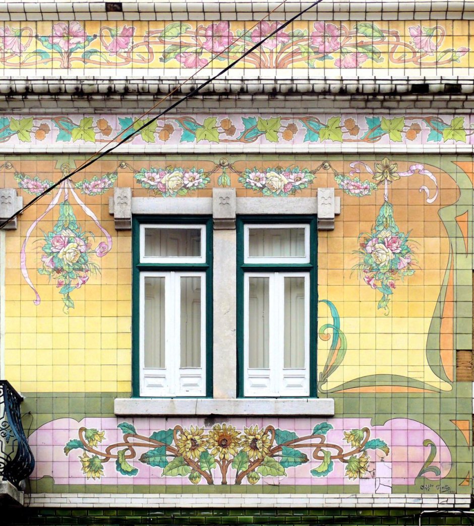 Мозаика на фасаде дома