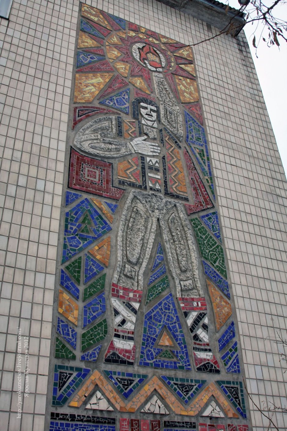 Мозаика на зданиях