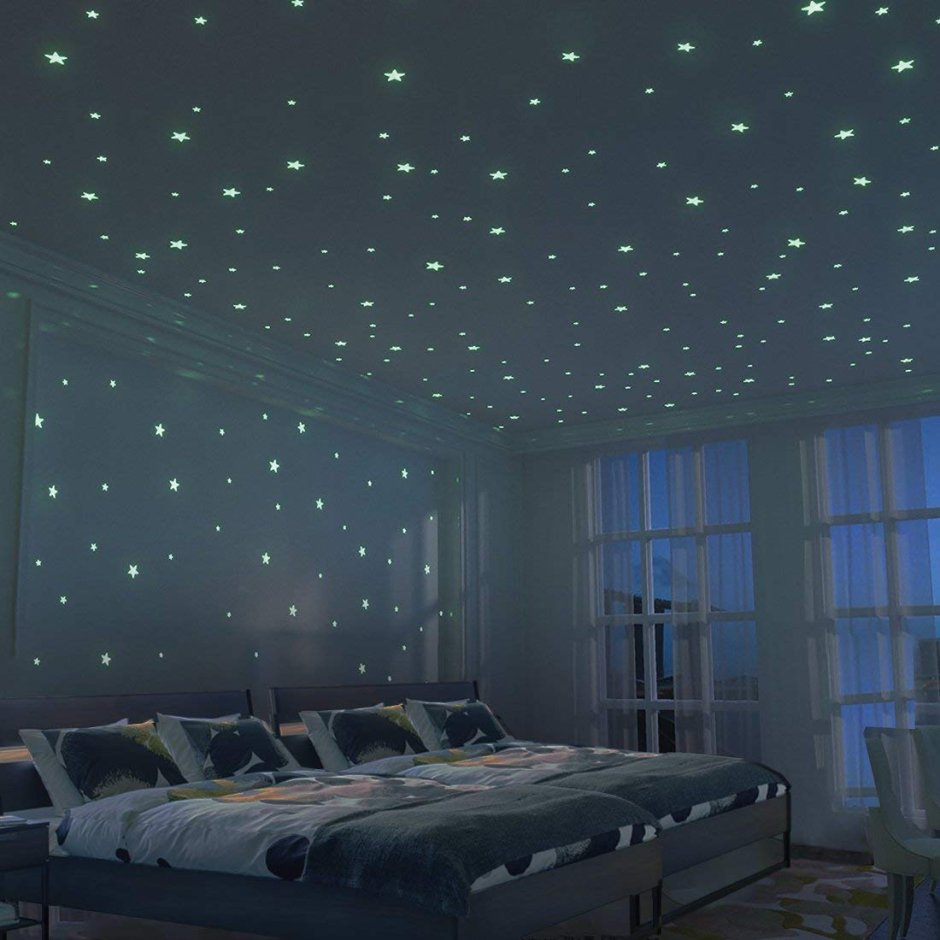 Звёздный потолок в комнате