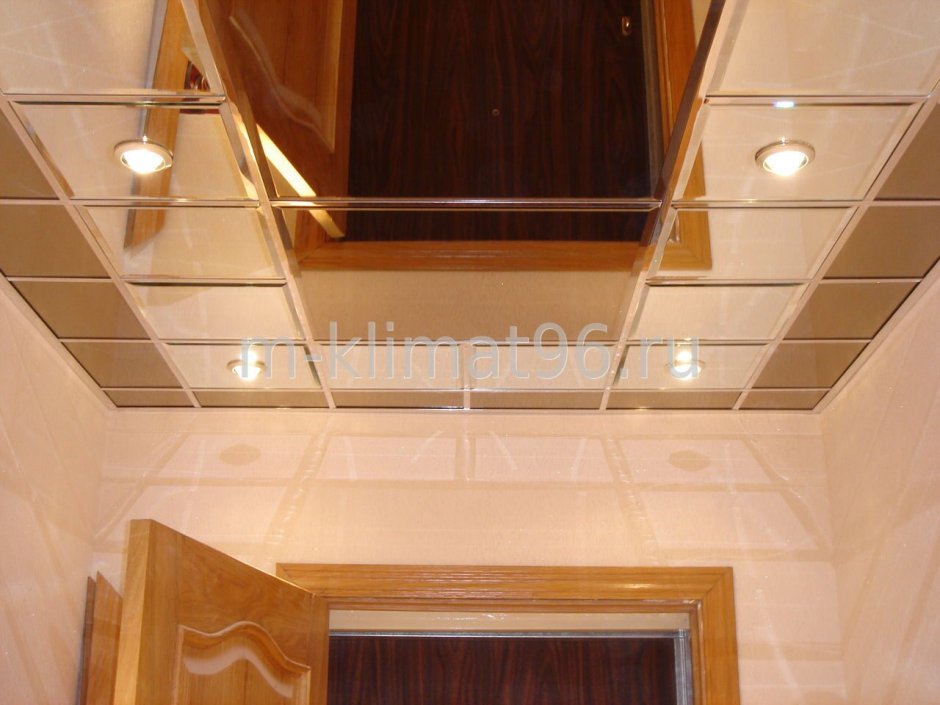 Кассетный подвесной потолок в коридоре