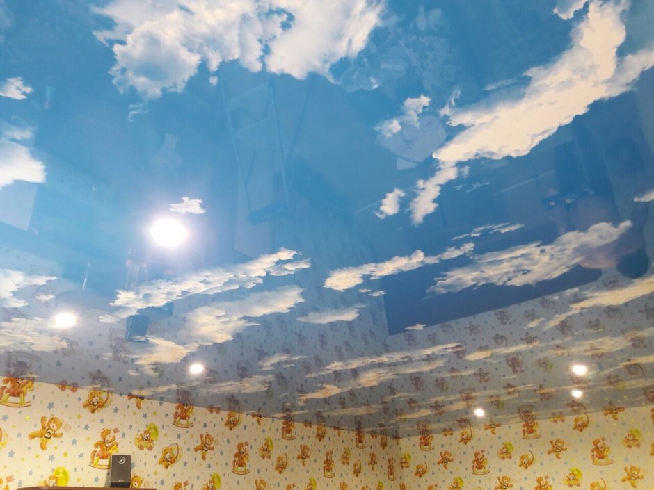 Натяжной потолок облака для детской