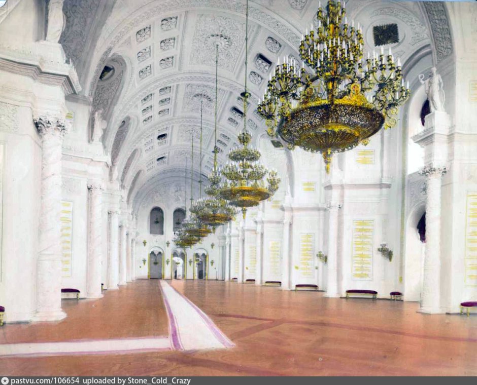 Мраморный зал Константиновского дворца