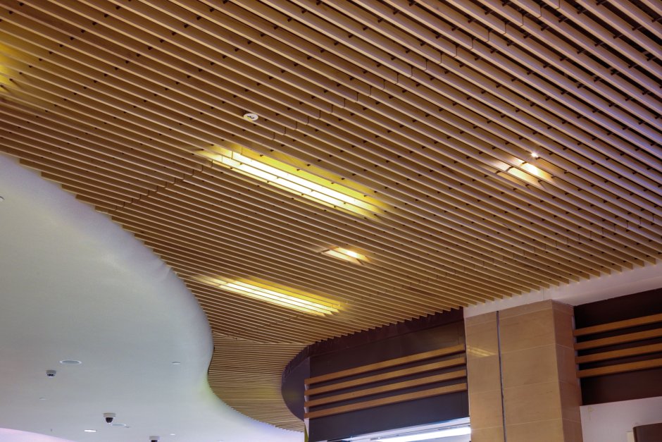 Реечный потолок Luxalon светильники