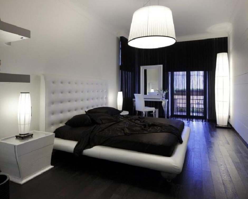 Чёрно-белая спальня