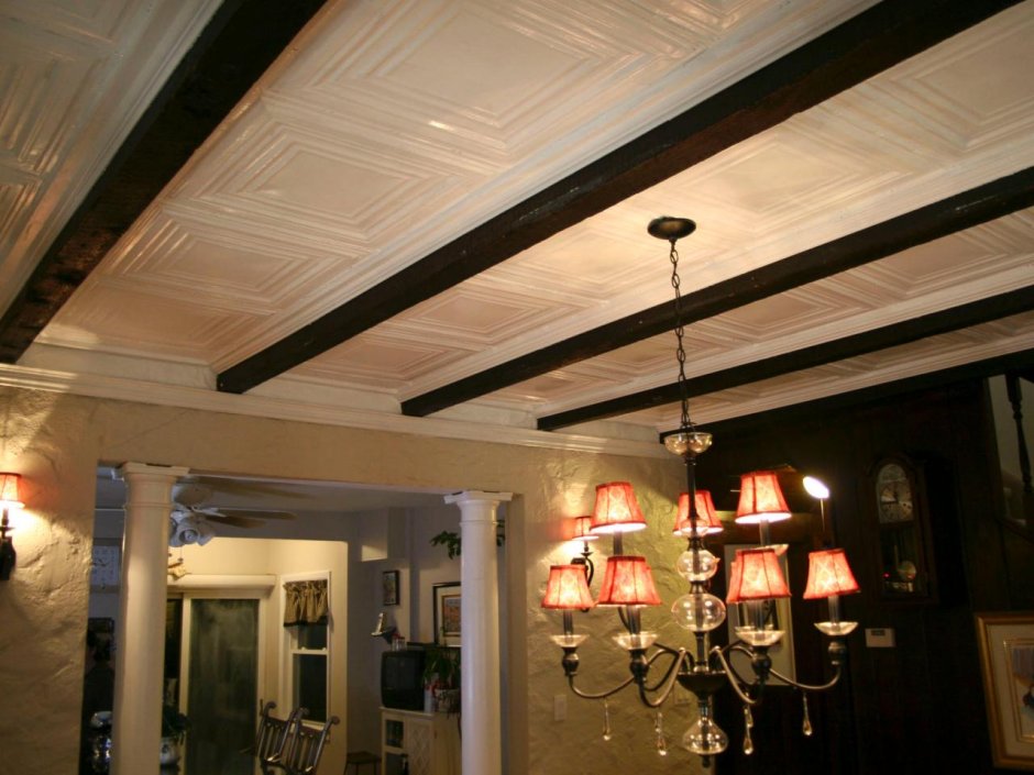 Потолок с потолочной балкой
