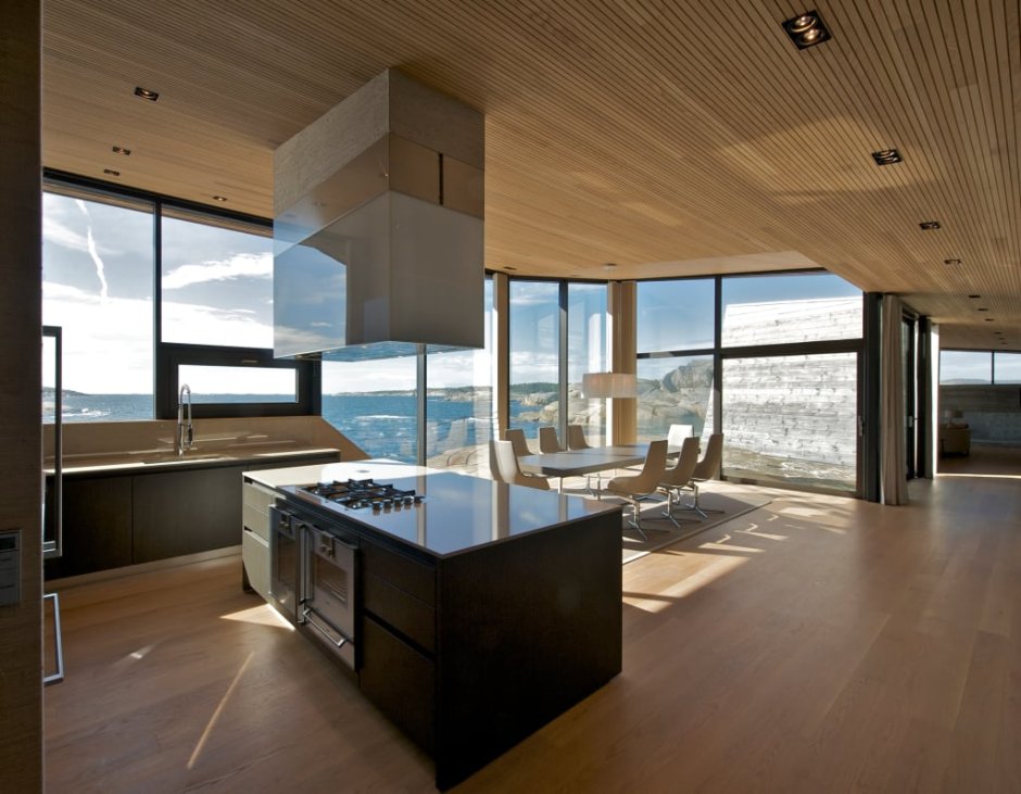 Дом в Норвегии с панорамными окнами