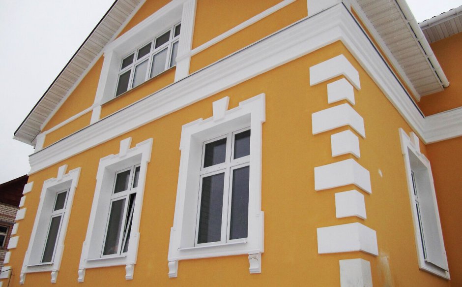 Крашеные фасады домов