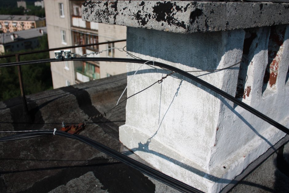 Прокладка силового кабеля по крыше