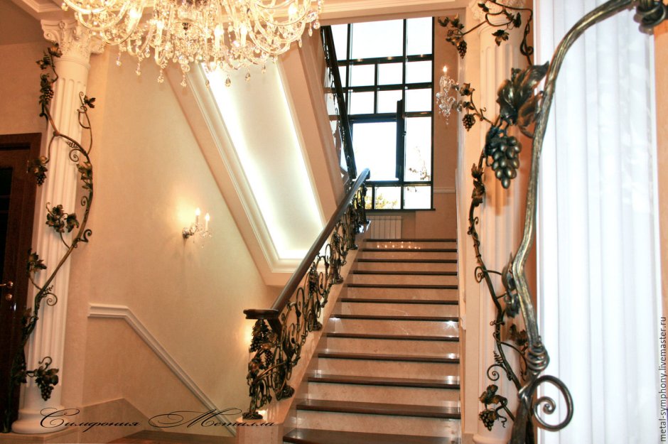 Дом в викторианском стиле интерьер лестница