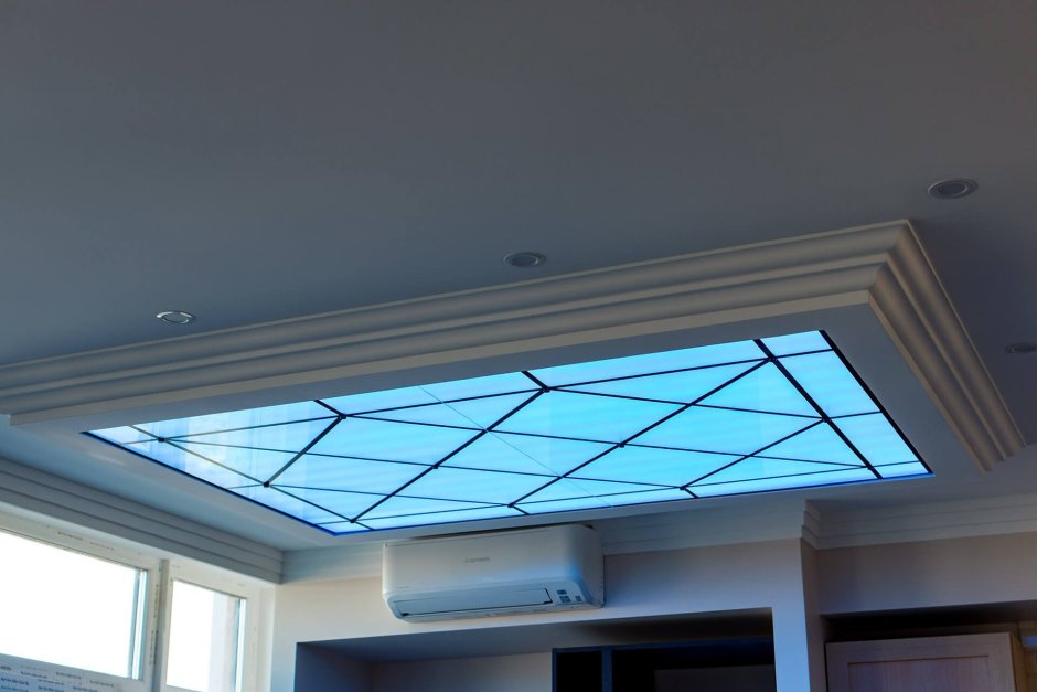Потолок из стекла с подсветкой