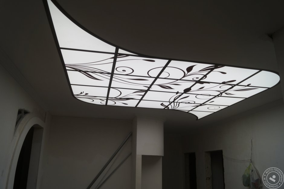 Потолок из оргстекла с подсветкой (93 фото)