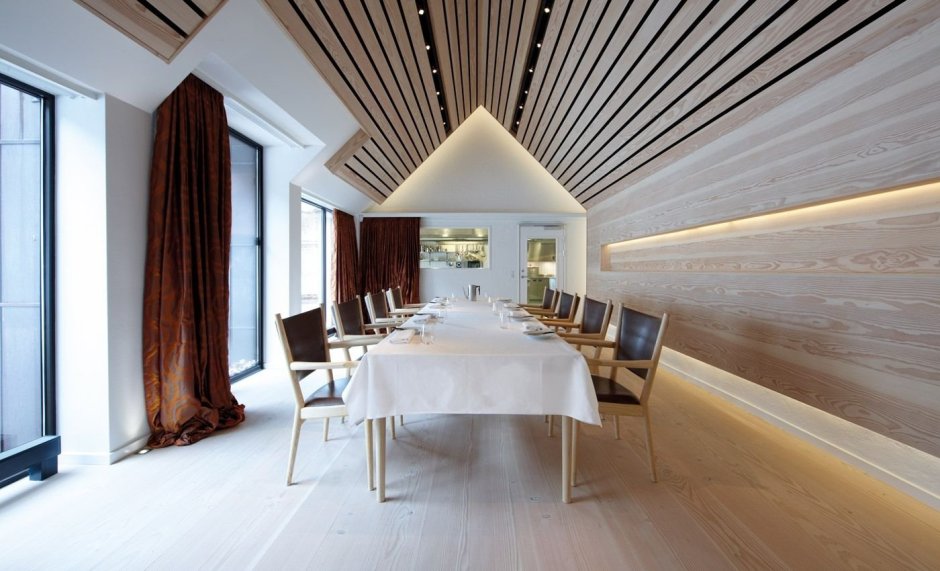 Дизайнерский потолок из дерева