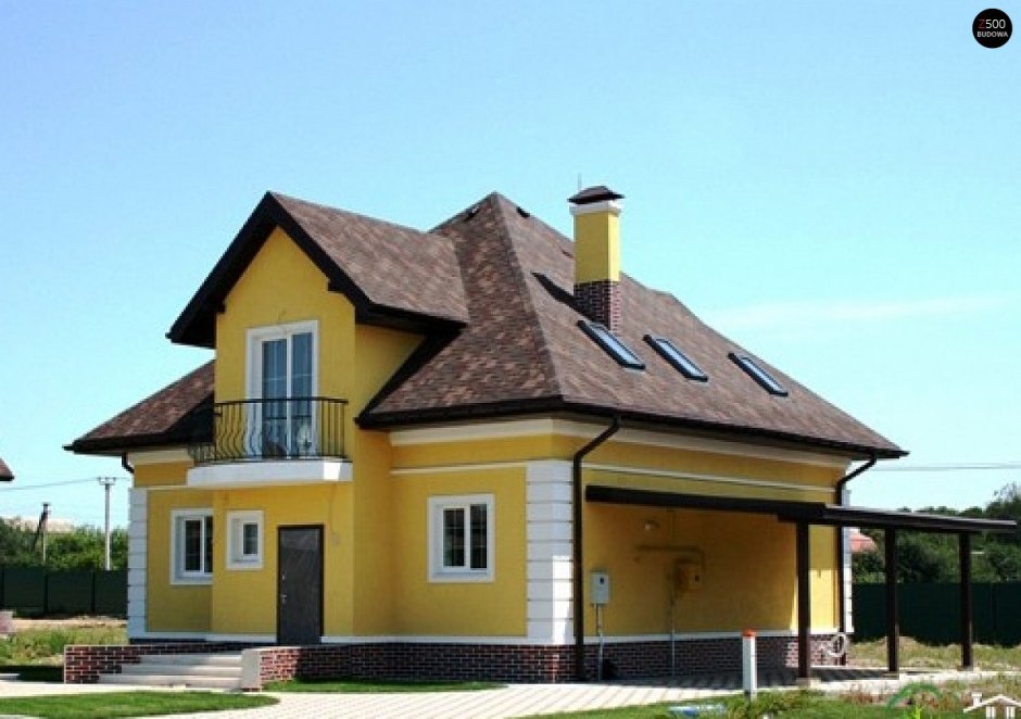 Дом с желтым фасадом