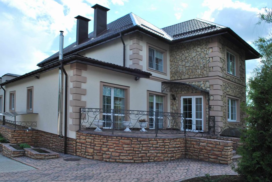 Фасады домов штукатурка и камень