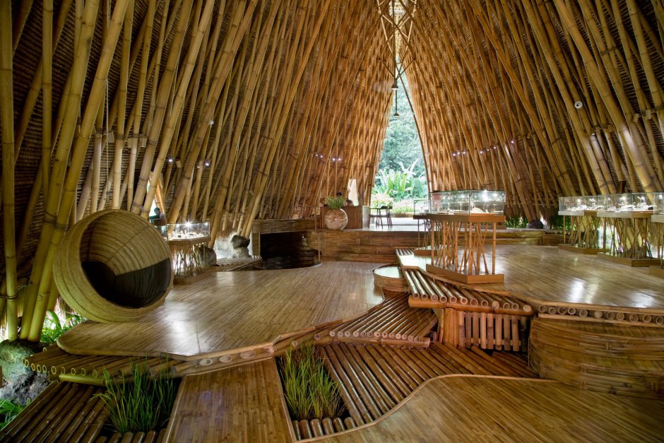 Натяжной потолок под бамбуковые обои