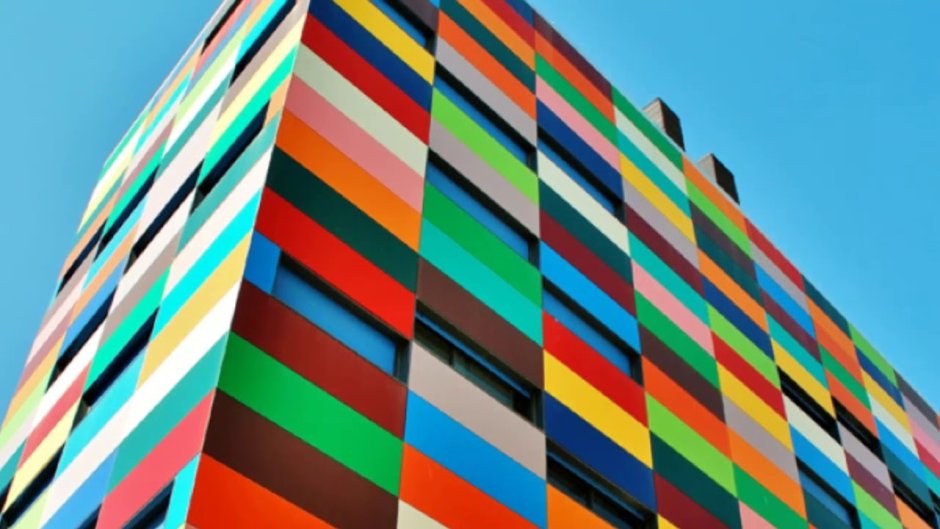 Разноцветный фасад
