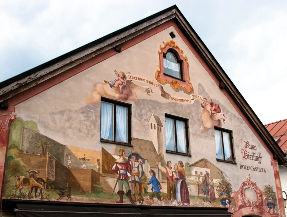 Роспись фасада частного дома