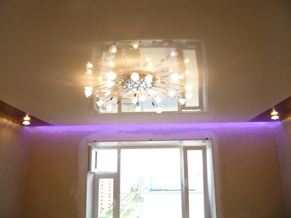 Потолок натяжной в зал с подсветкой одноуровневый
