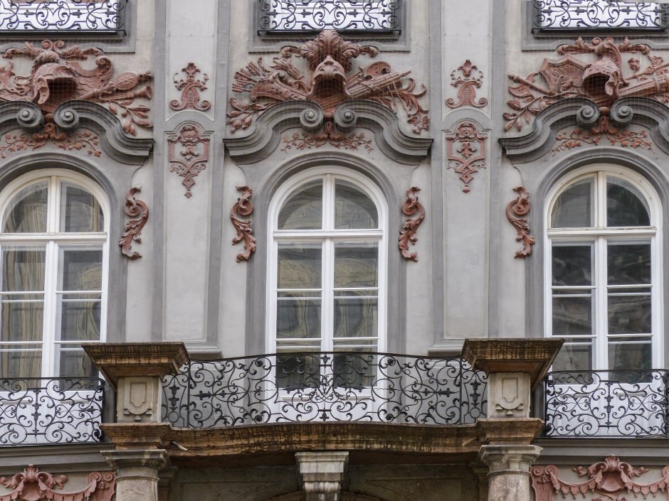 Президентский дворец в Германии (лепнина фасада)