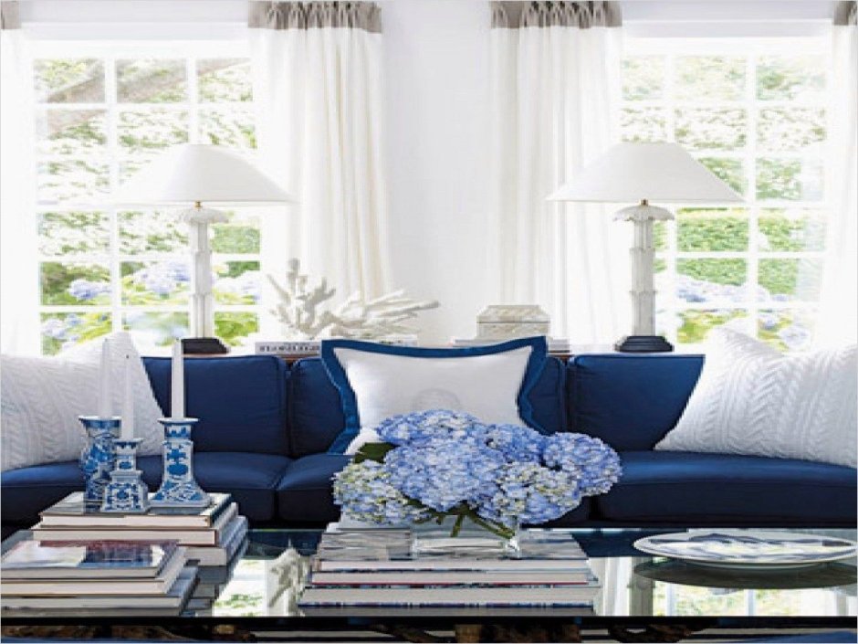 Декор с синим диваном