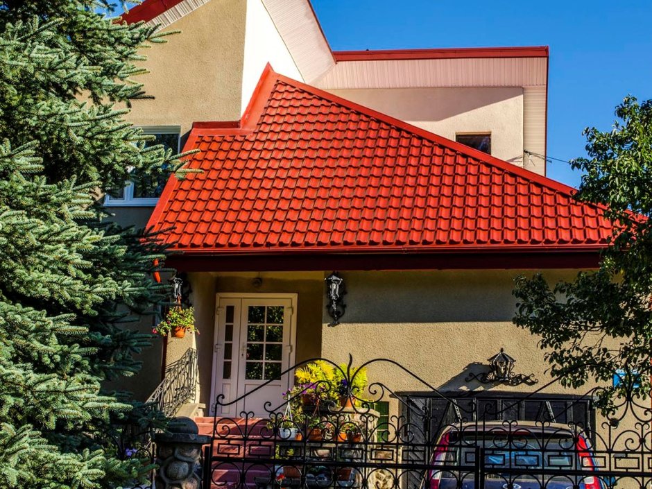 Фасад дома с красной крышей (93 фото)