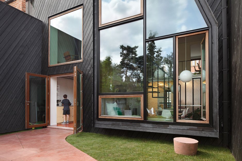 Архитектура домов с угловыми окнами
