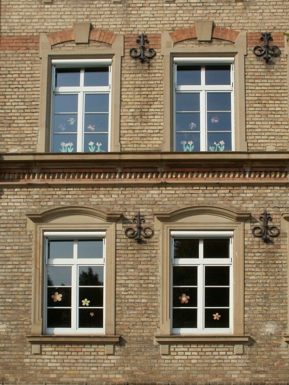 Французские окна на фасаде