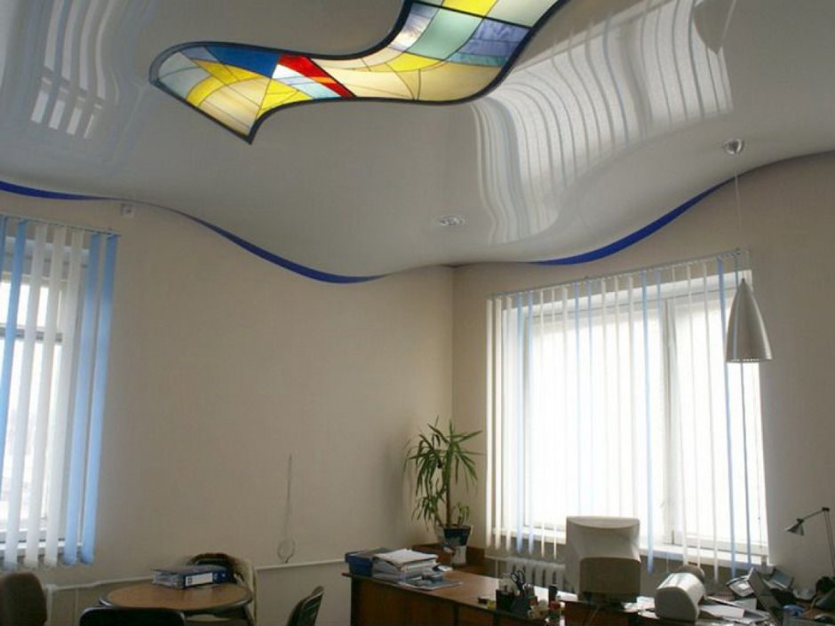 Волнообразный натяжной потолок