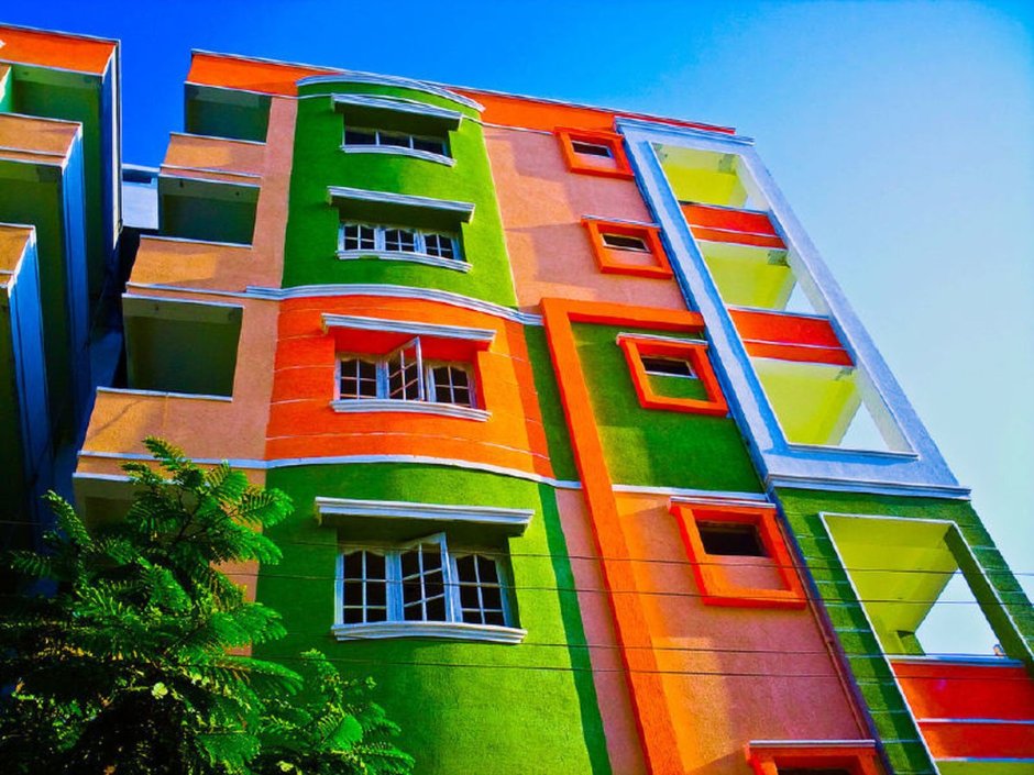 Разноцветный фасад
