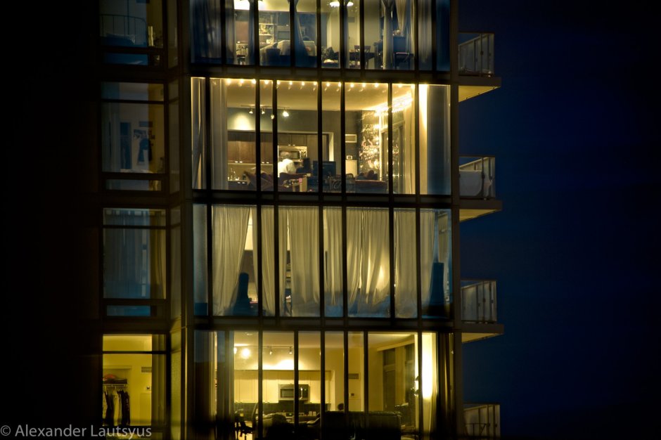 Светящиеся окна многоэтажек