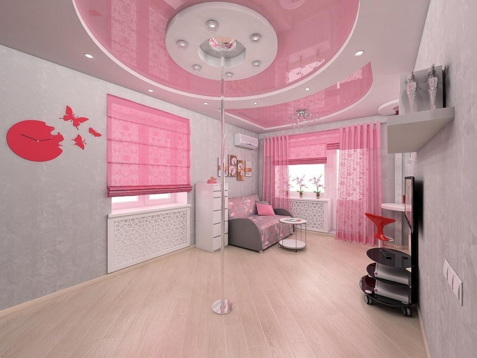 Розовый потолок в детской
