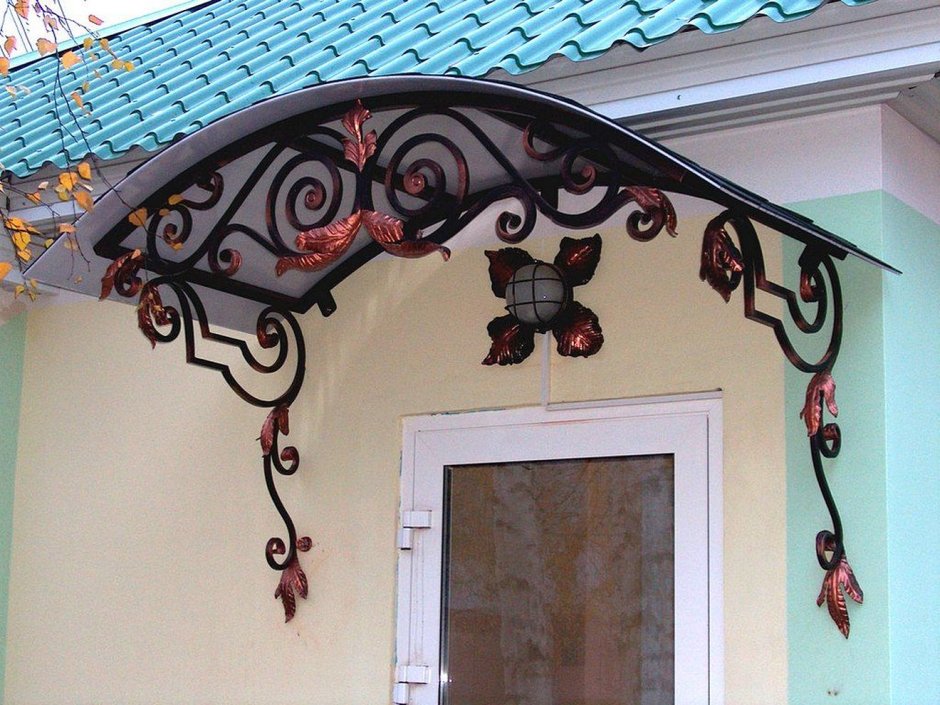 Кованые декоративные балконы