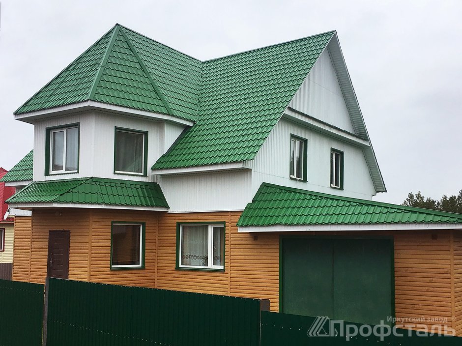 Дом с зеленой крышей