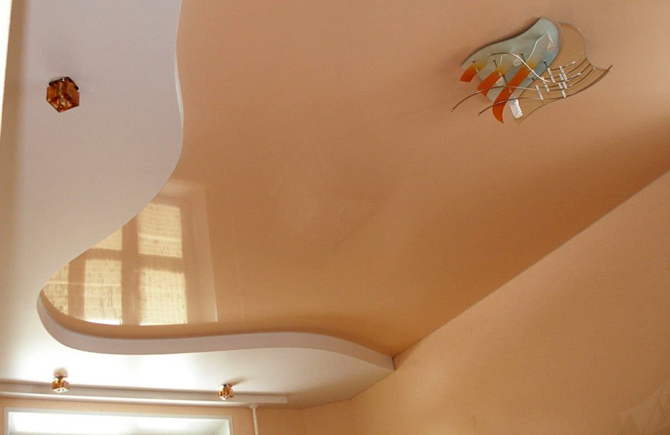 Натяжной потолок персикового цвета (49 фото)