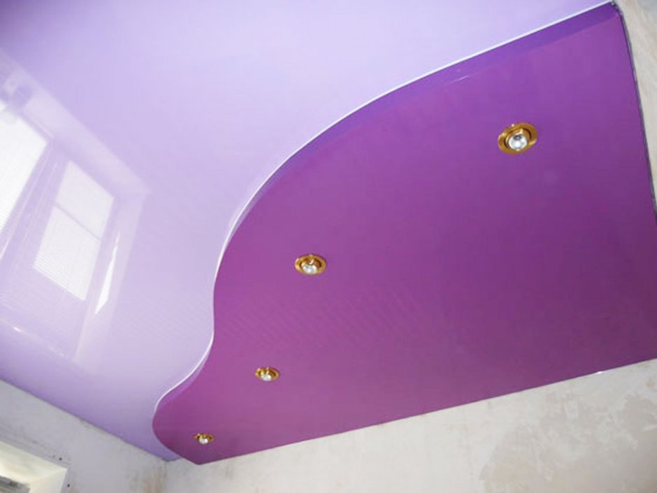 Натяжные потолки фиолетового цвета