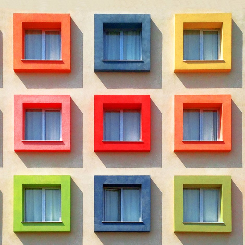Разноцветные окна