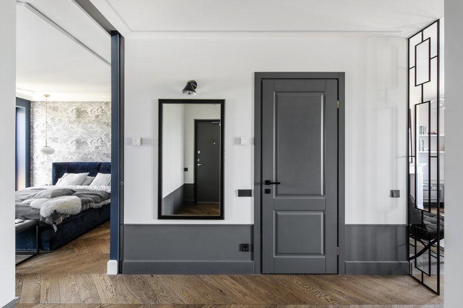 Дизайн квартиры с серыми дверями