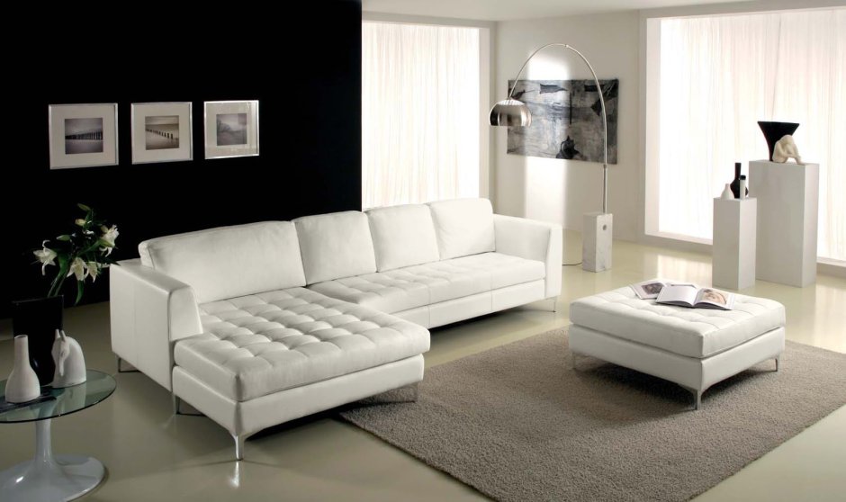 Белый диван