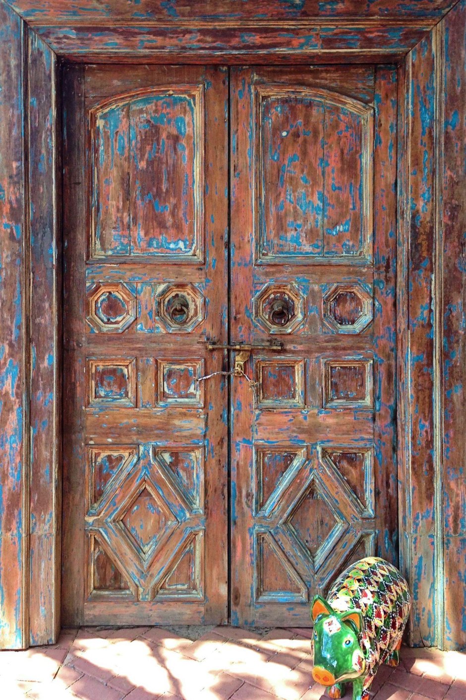 Голубая состаренная дверь