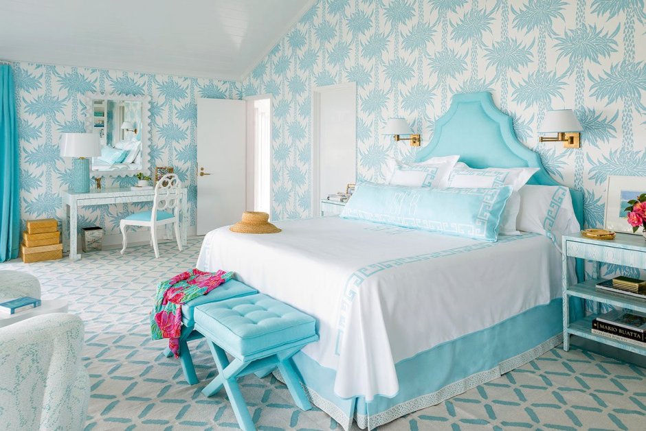 Декор спальни в бирюзово-голубых тонах