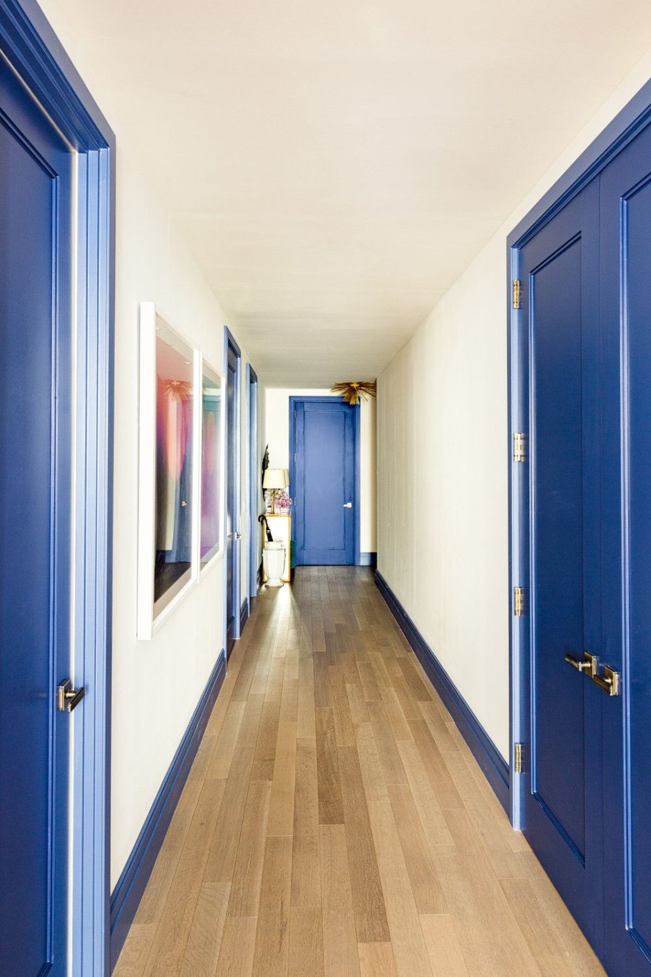 Синие двери в интерьере