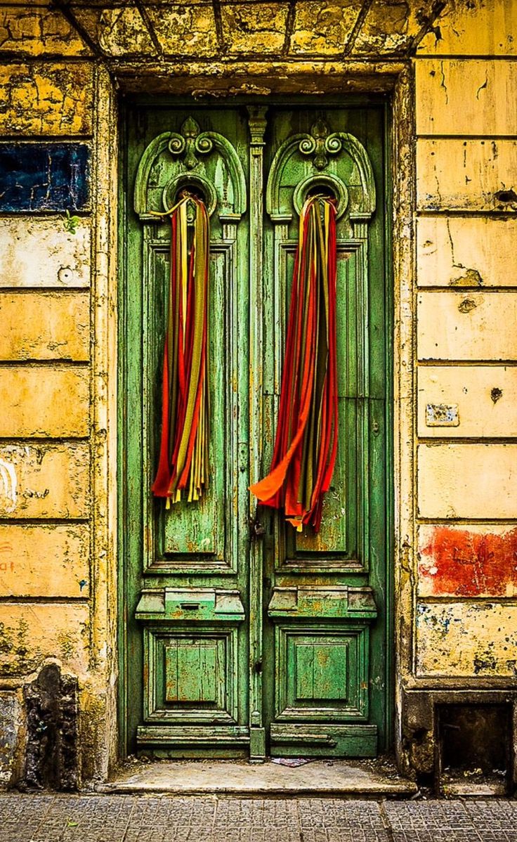 Красивые старинные двери