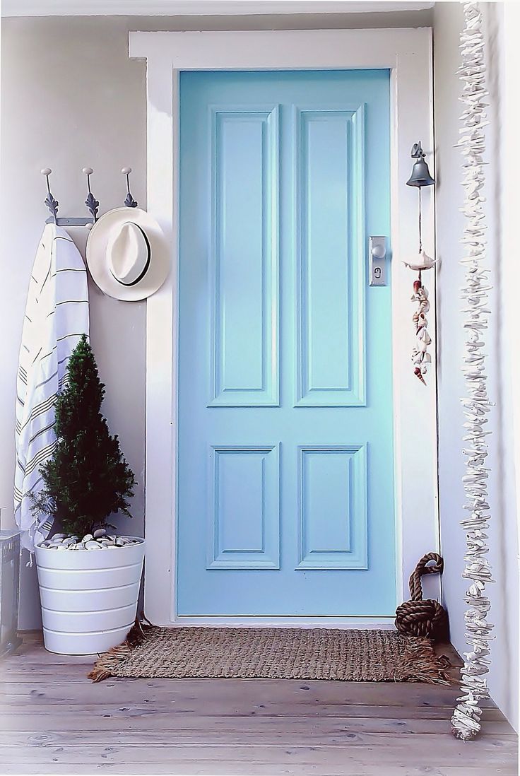 Синяя дверь