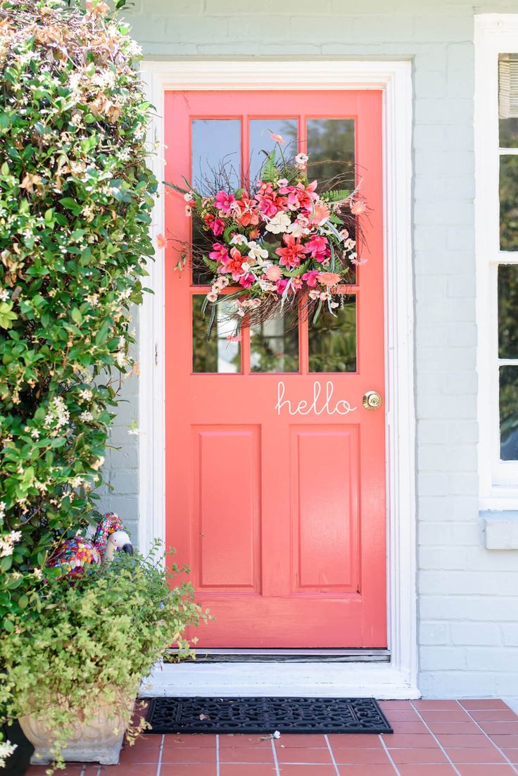 Двери в розовом цвете