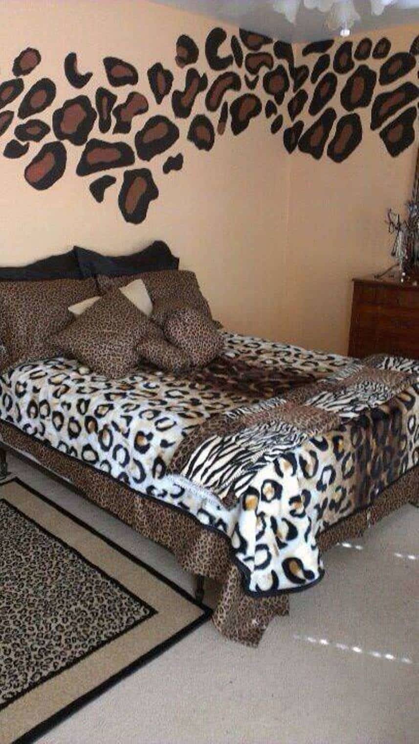 Комната в леопардовом стиле