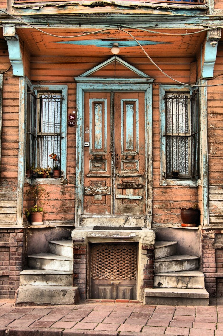 Старинные окна и двери